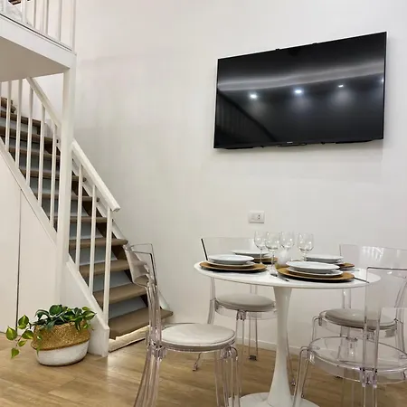 Modern Mini Loft Apartment *